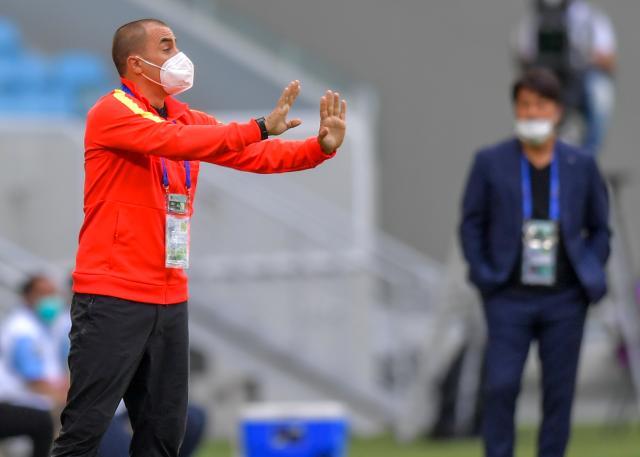 九游官网-卡纳瓦罗返穗揭去留悬念 徐新刘殿座续约仍未定